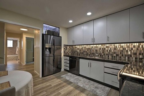 48 Deermont Way Se, Calgary, AB - Indoor