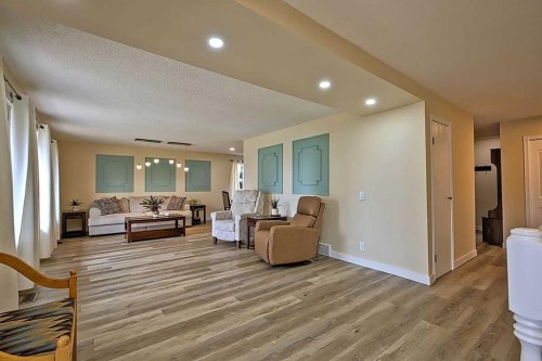 48 Deermont Way Se, Calgary, AB - Indoor