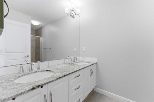 151 Evanscrest Park Nw, Calgary, AB - Indoor Photo Showing Bathroom