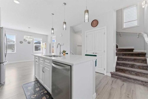 151 Evanscrest Park Nw, Calgary, AB - Indoor Photo Showing Kitchen