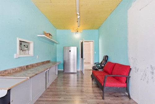 1703 110 Avenue Sw, Calgary, AB - Indoor Photo Showing Other Room