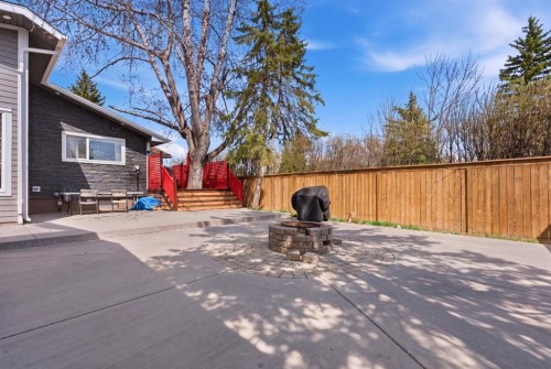 1703 110 Avenue Sw, Calgary, AB - Outdoor