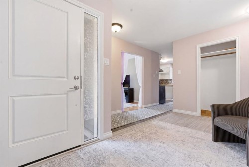 1703 110 Avenue Sw, Calgary, AB - Indoor Photo Showing Other Room