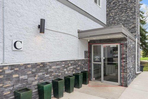 202C-5601 Dalton Drive Nw, Calgary, AB - Outdoor
