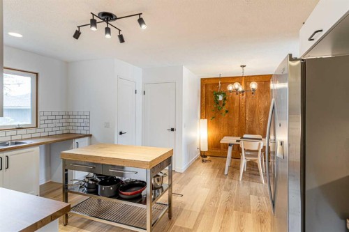111 Lynnview Way Se, Calgary, AB - Indoor Photo Showing Other Room