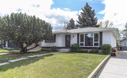 111 Lynnview Way SE Calgary, AB T2C 1T4