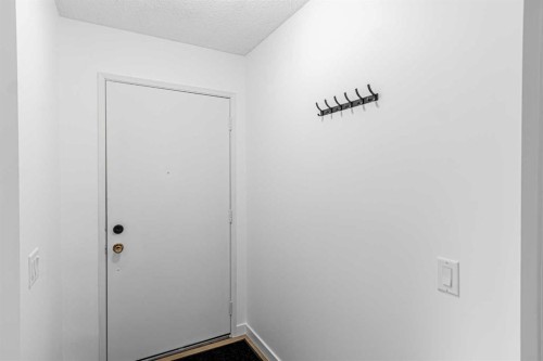111 Lynnview Way Se, Calgary, AB - Indoor Photo Showing Other Room