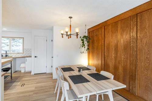 111 Lynnview Way Se, Calgary, AB - Indoor Photo Showing Dining Room