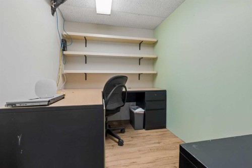 6751 34 Avenue Ne, Calgary, AB - Indoor Photo Showing Office