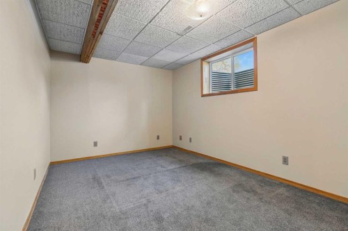 6751 34 Avenue Ne, Calgary, AB - Indoor Photo Showing Other Room