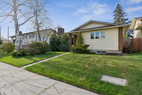 6751 34 Avenue Ne, Calgary, AB - Outdoor