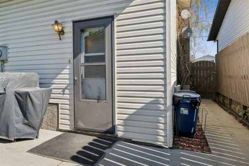 6751 34 Avenue Ne, Calgary, AB - Outdoor With Exterior