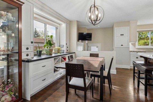 6751 34 Avenue Ne, Calgary, AB - Indoor Photo Showing Dining Room