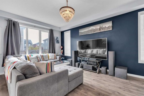 304 Windrow Crescent Sw, Airdrie, AB - Indoor Photo Showing Living Room