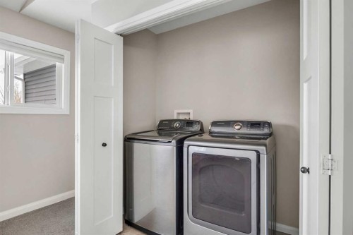 704 Stonehaven Drive, Carstairs, AB - Indoor Photo Showing Laundry Room