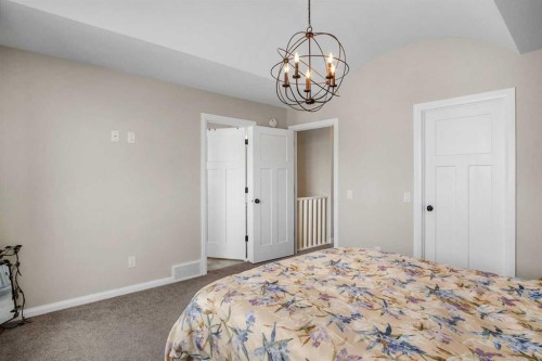 704 Stonehaven Drive, Carstairs, AB - Indoor Photo Showing Bedroom