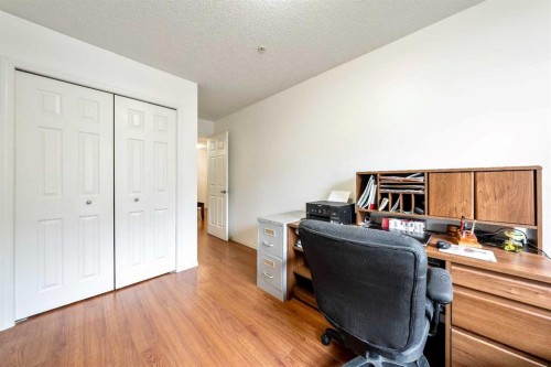 2132-700 Willowbrook Road Nw, Airdrie, AB - Indoor Photo Showing Office
