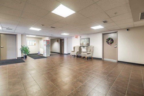 2132-700 Willowbrook Road Nw, Airdrie, AB - Indoor