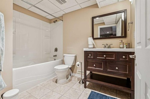 108 Seagreen Lane, Chestermere, AB - Indoor Photo Showing Bathroom