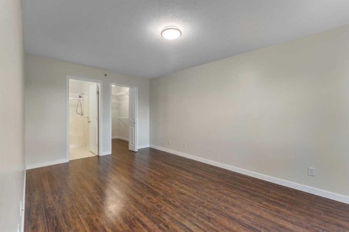 307-1307 Valleyview Park Se, Calgary, AB - Indoor Photo Showing Other Room