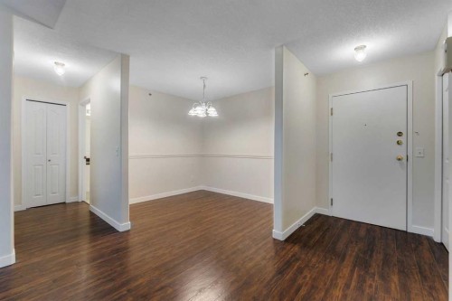 307-1307 Valleyview Park Se, Calgary, AB - Indoor Photo Showing Other Room