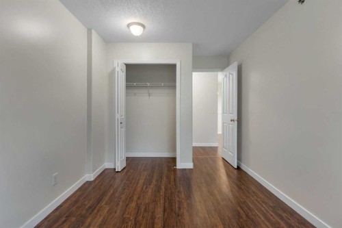 307-1307 Valleyview Park Se, Calgary, AB - Indoor Photo Showing Other Room