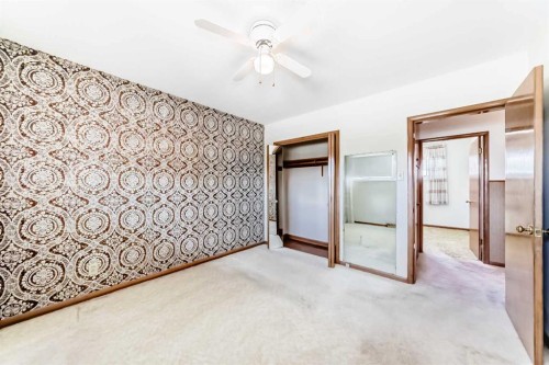 54 Fullerton Road Se, Calgary, AB - Indoor Photo Showing Other Room