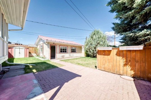 54 Fullerton Road Se, Calgary, AB - Outdoor
