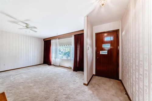 54 Fullerton Road Se, Calgary, AB - Indoor Photo Showing Other Room