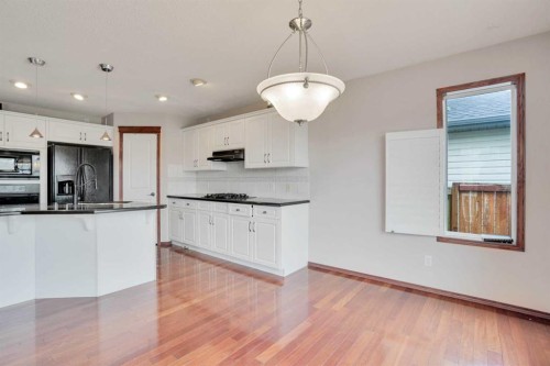 161 Panamount Close Nw, Calgary, AB - Indoor Photo Showing Kitchen