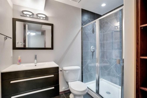161 Panamount Close Nw, Calgary, AB - Indoor Photo Showing Bathroom