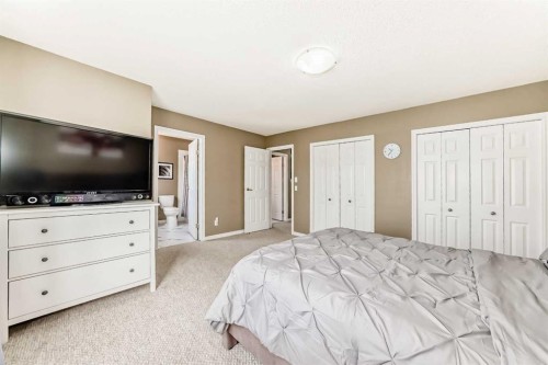 92 Covehaven Road Ne, Calgary, AB - Indoor Photo Showing Bedroom