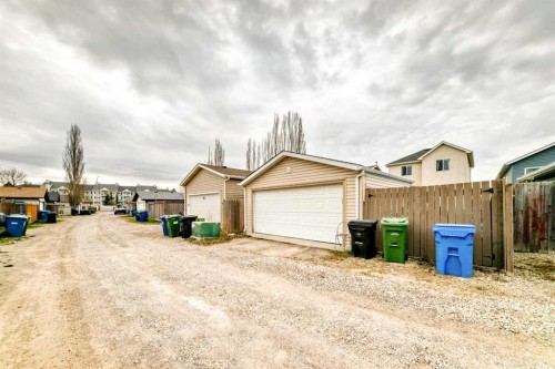 92 Covehaven Road Ne, Calgary, AB - Outdoor