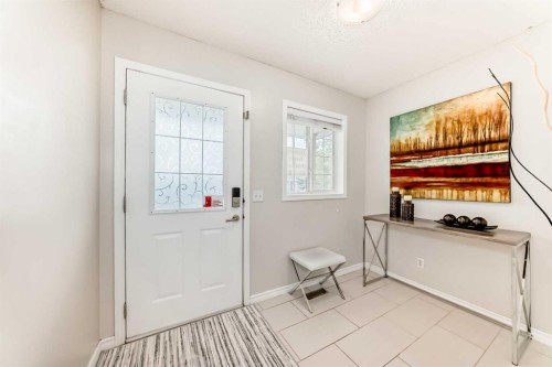 92 Covehaven Road Ne, Calgary, AB - Indoor Photo Showing Other Room