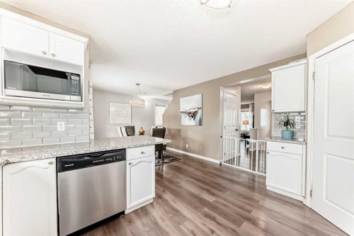 92 Covehaven Road Ne, Calgary, AB - Indoor Photo Showing Kitchen