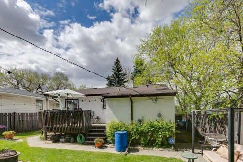 2048 26 Street Se, Calgary, AB - Outdoor