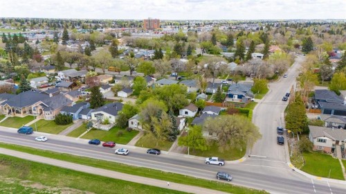 2048 26 Street Se, Calgary, AB - Outdoor With View