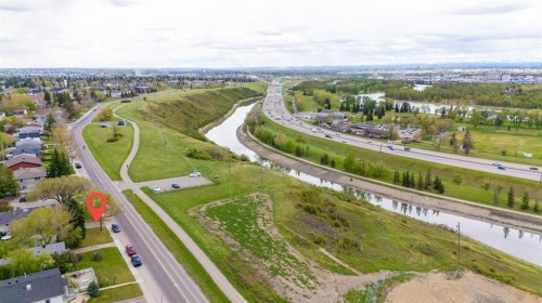 2048 26 Street Se, Calgary, AB - Outdoor With View