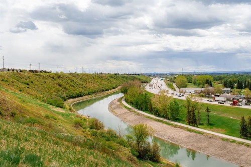 2048 26 Street Se, Calgary, AB - Outdoor With View