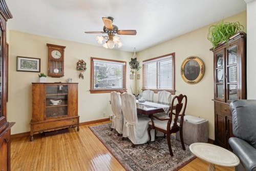 2048 26 Street Se, Calgary, AB - Indoor Photo Showing Dining Room