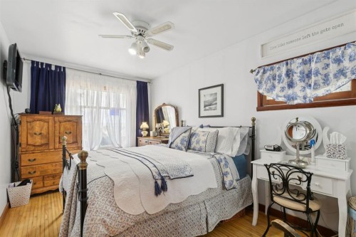 2048 26 Street Se, Calgary, AB - Indoor Photo Showing Bedroom