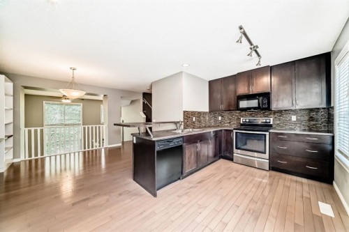 314 New Brighton Villas Se, Calgary, AB - Indoor Photo Showing Kitchen With Upgraded Kitchen
