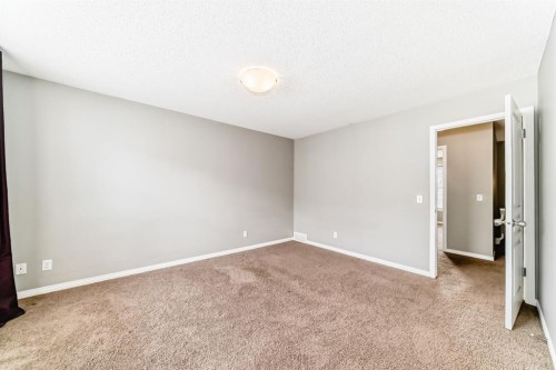 314 New Brighton Villas Se, Calgary, AB - Indoor Photo Showing Other Room