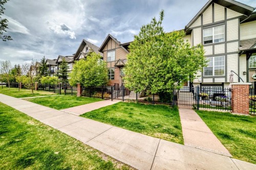 314 New Brighton Villas Se, Calgary, AB - Outdoor