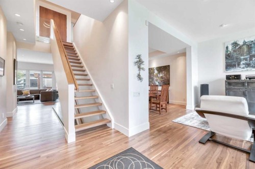 2008 38 Avenue Sw, Calgary, AB - Indoor