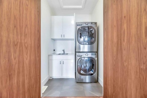 2008 38 Avenue Sw, Calgary, AB - Indoor Photo Showing Laundry Room