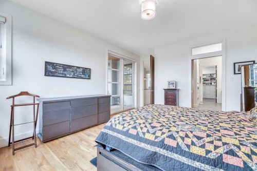 2008 38 Avenue Sw, Calgary, AB - Indoor Photo Showing Bedroom