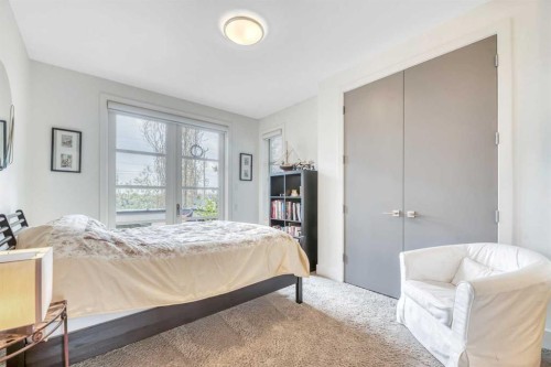 2008 38 Avenue Sw, Calgary, AB - Indoor Photo Showing Bedroom
