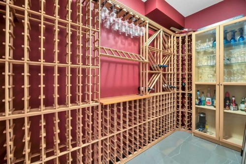 2008 38 Avenue Sw, Calgary, AB - Indoor With Storage