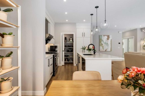 237-7820 Spring Willow Drive Sw, Calgary, AB - Indoor Photo Showing Other Room